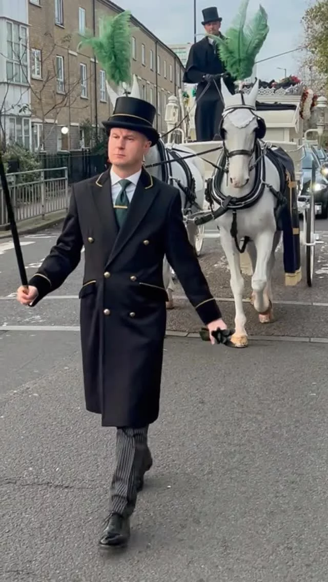 Paging the way for a much loved lady on her final journey 🎠🎠😍🎩